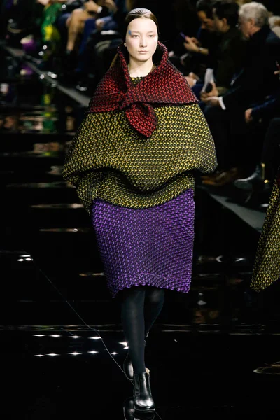 Look 8